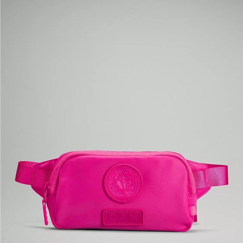Lululemon team Canada Everywhere Belt Bag in Sonic Barbie Pink Brand New NWT